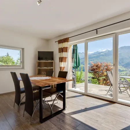 Bright Flat Close To The Area アパート