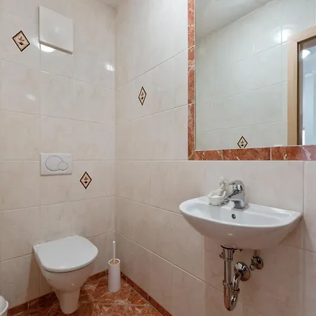 Bright Flat Close To The Area *