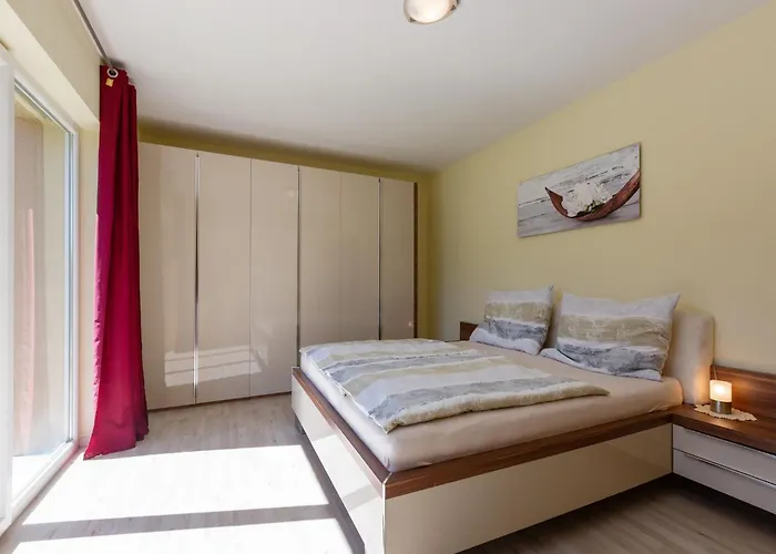 Bright Flat Close To The Area *